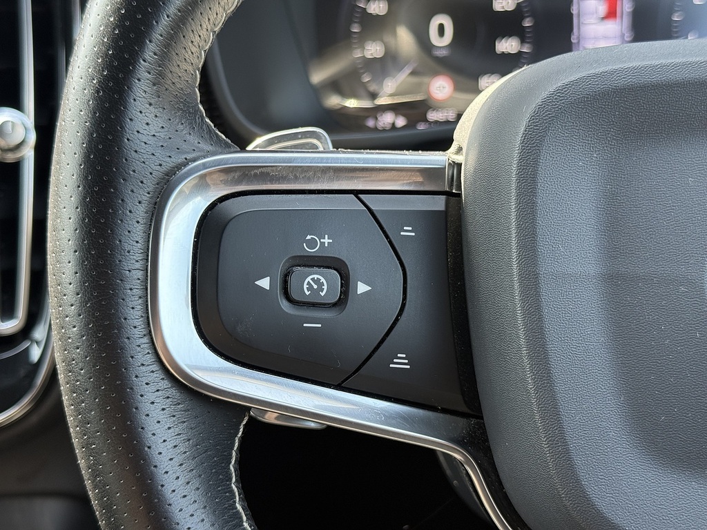 Volvo XC40 Estate Grey #32
