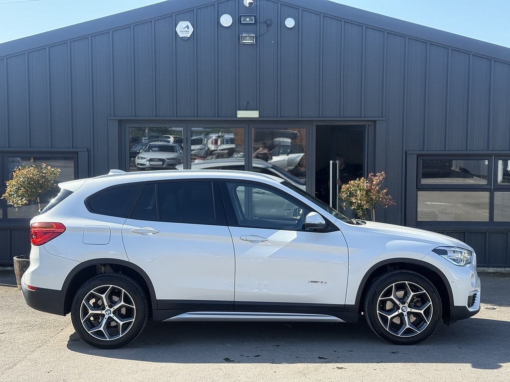 BMW X1 Xdrive23i M Sport White #18