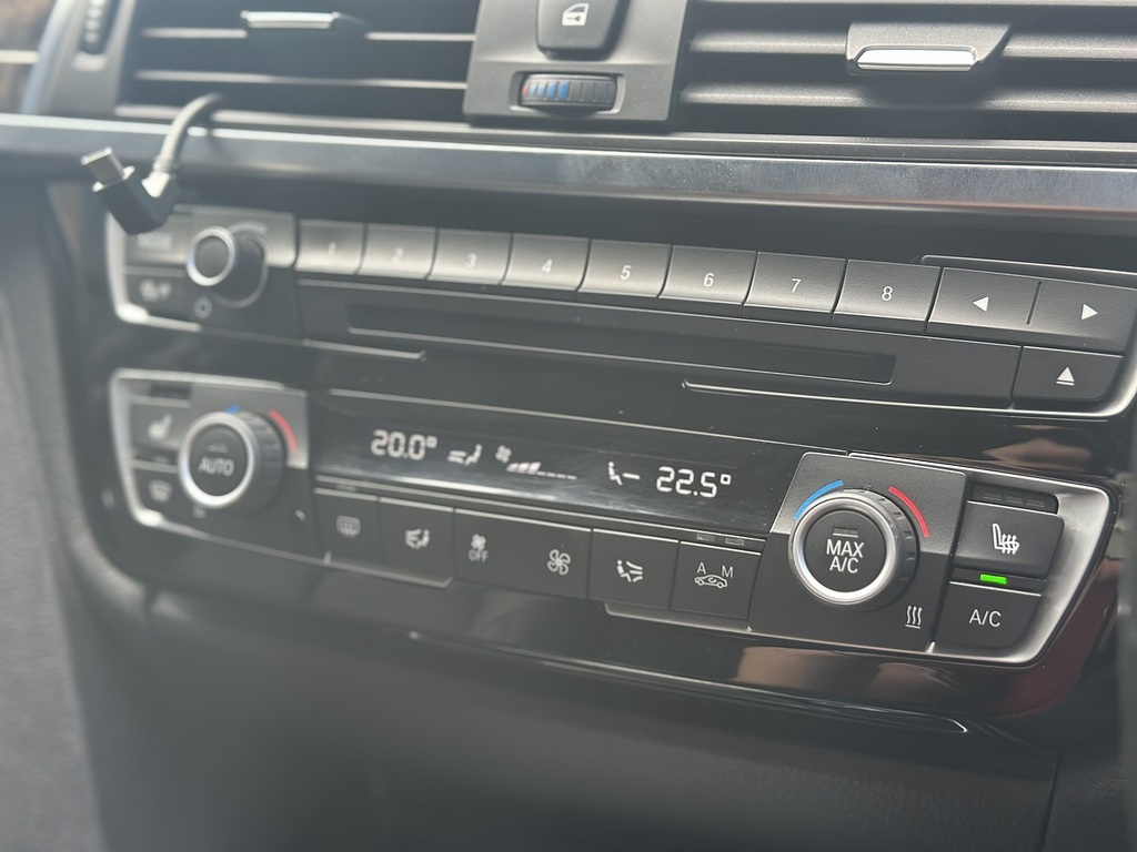 BMW 3 Series M Sport Touring White #28