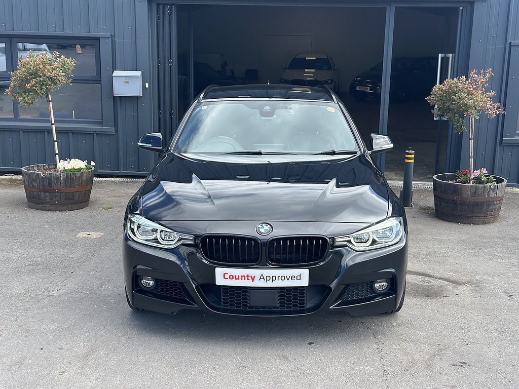 BMW 3 Series M Sport Touring White #2
