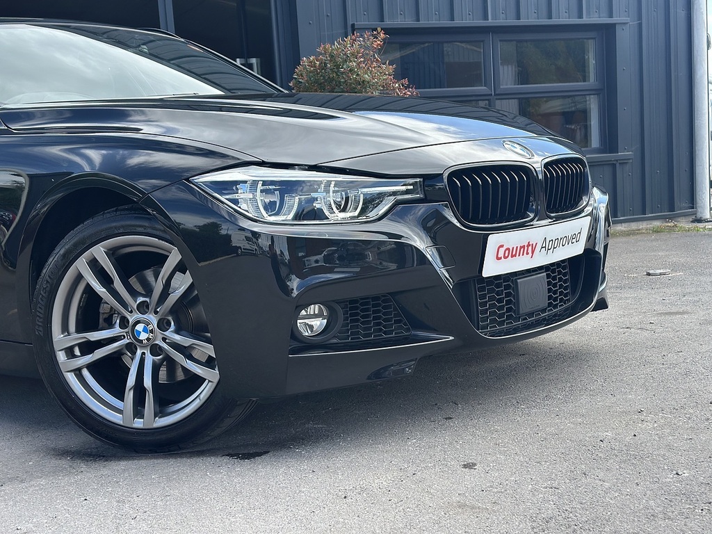 BMW 3 Series M Sport Touring White #4