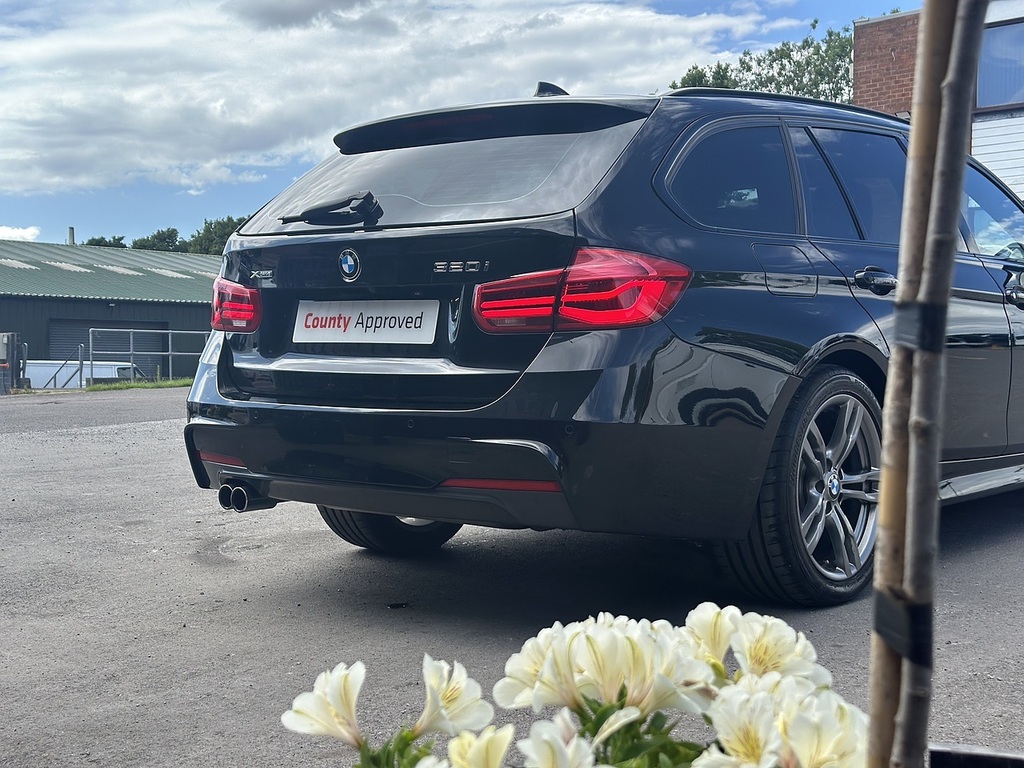 BMW 3 Series M Sport Touring White #20