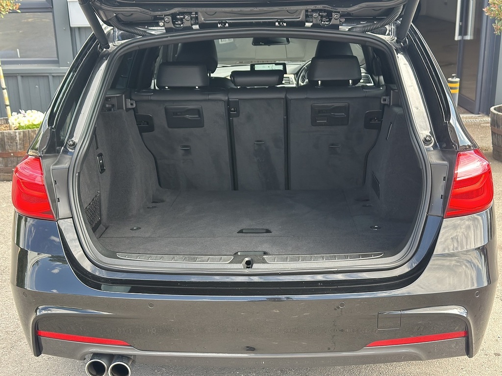 BMW 3 Series M Sport Touring White #11