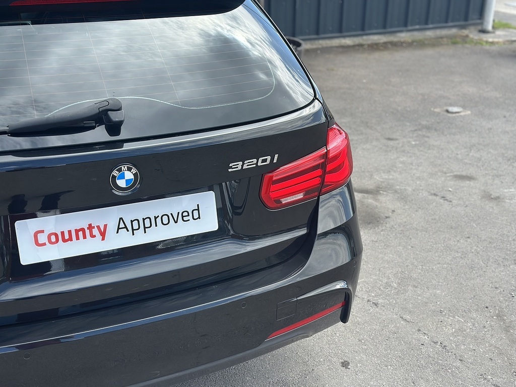 BMW 3 Series M Sport Touring White #14