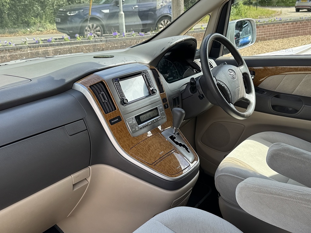 Toyota Alphard 2011 Alphardvellfire 2.4 7 White #17