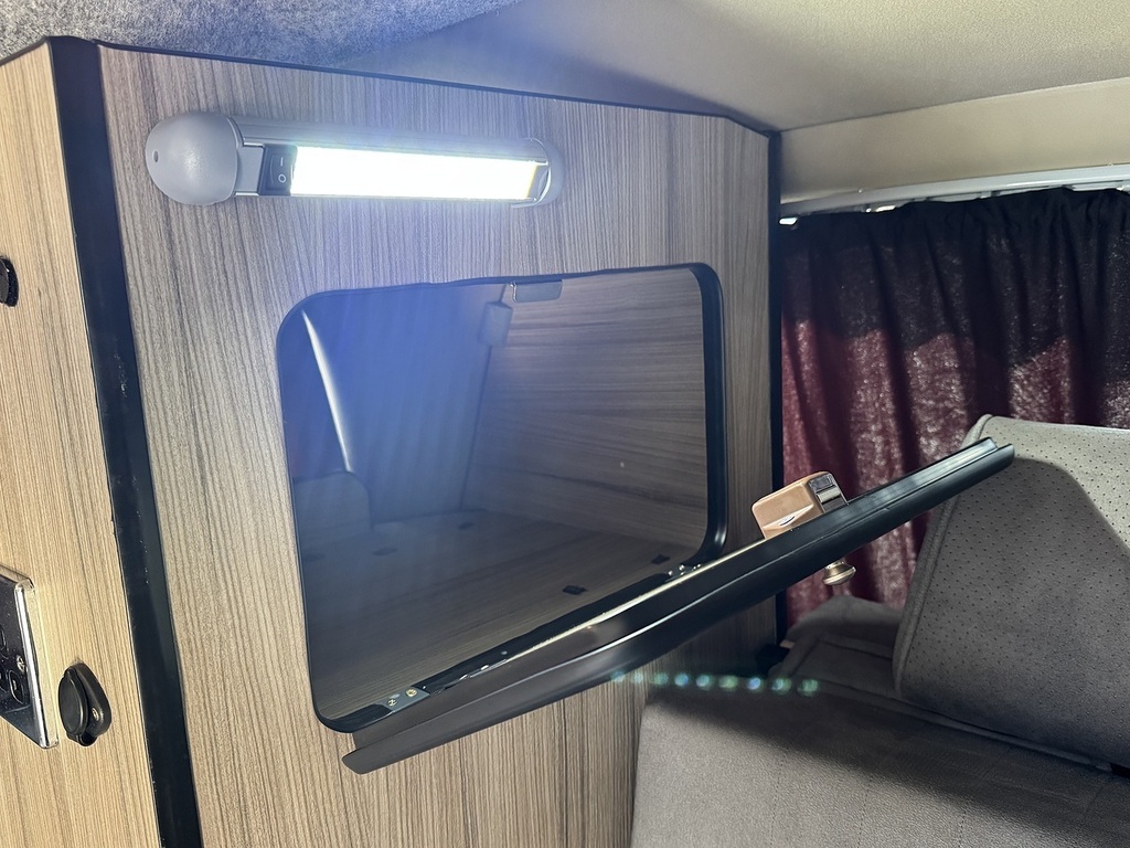 Toyota Alphard 2011 Alphardvellfire 2.4 7 White #49