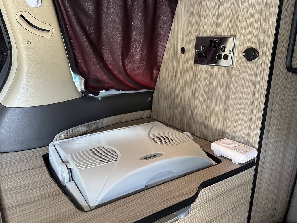 Toyota Alphard 2011 Alphardvellfire 2.4 7 White #13