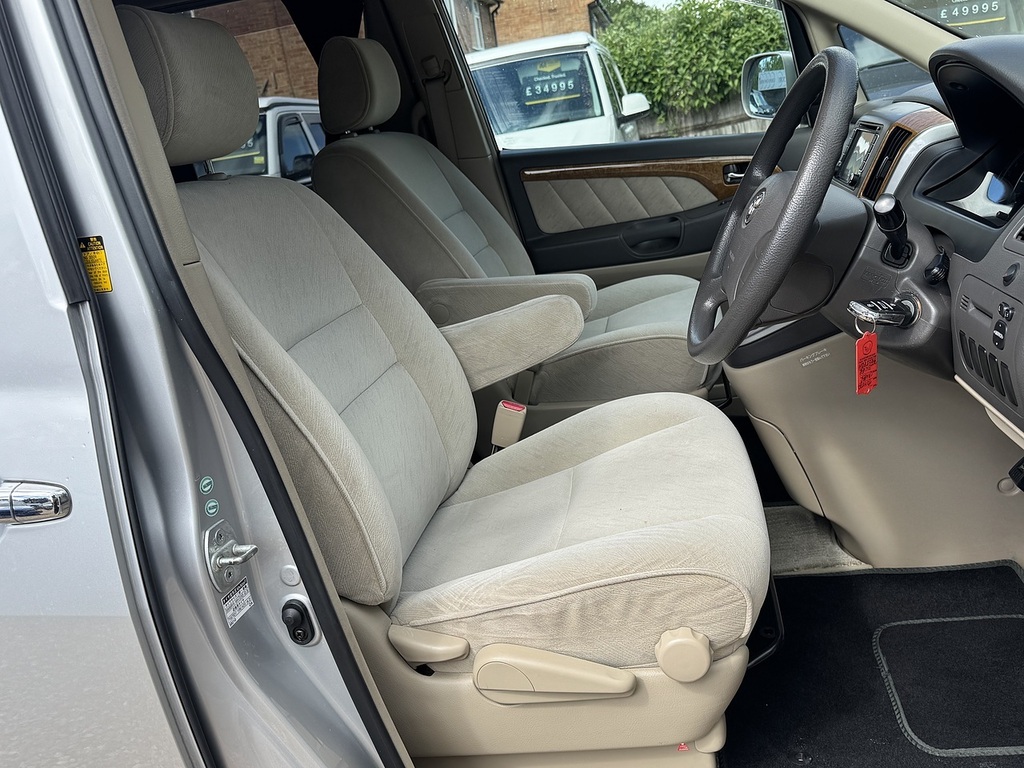 Toyota Alphard 2011 Alphardvellfire 2.4 7 White #18