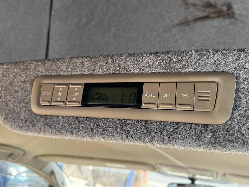 Toyota Alphard 2011 Alphardvellfire 2.4 7 White #45