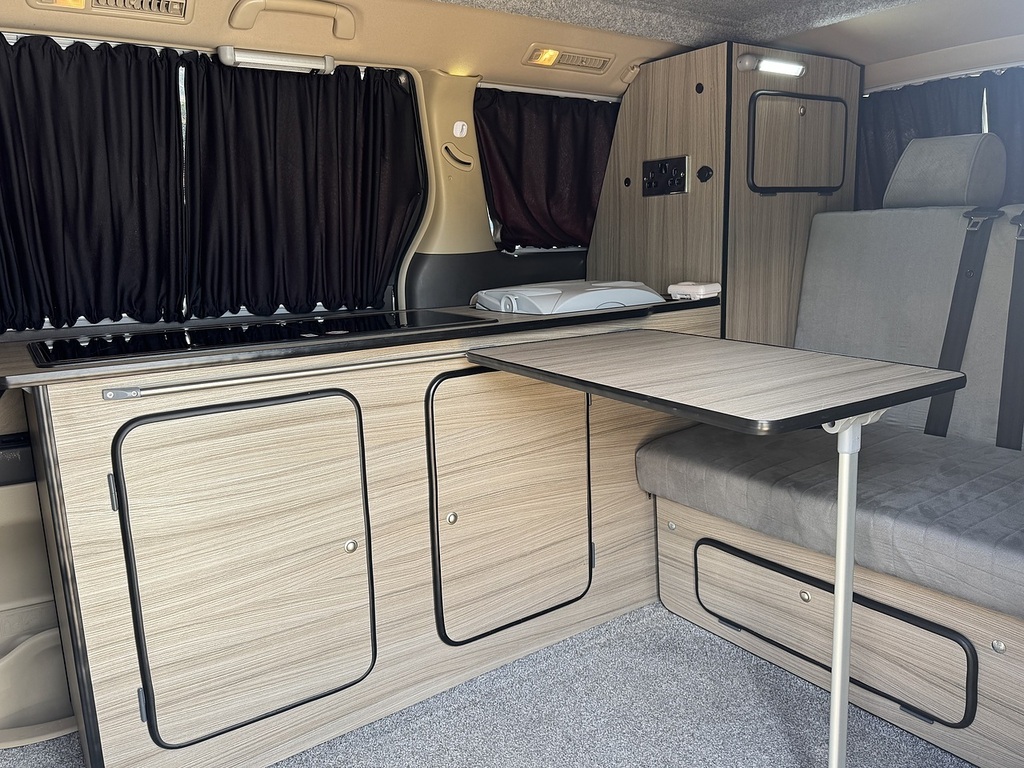 Toyota Alphard 2.4 Automatic Silver #4