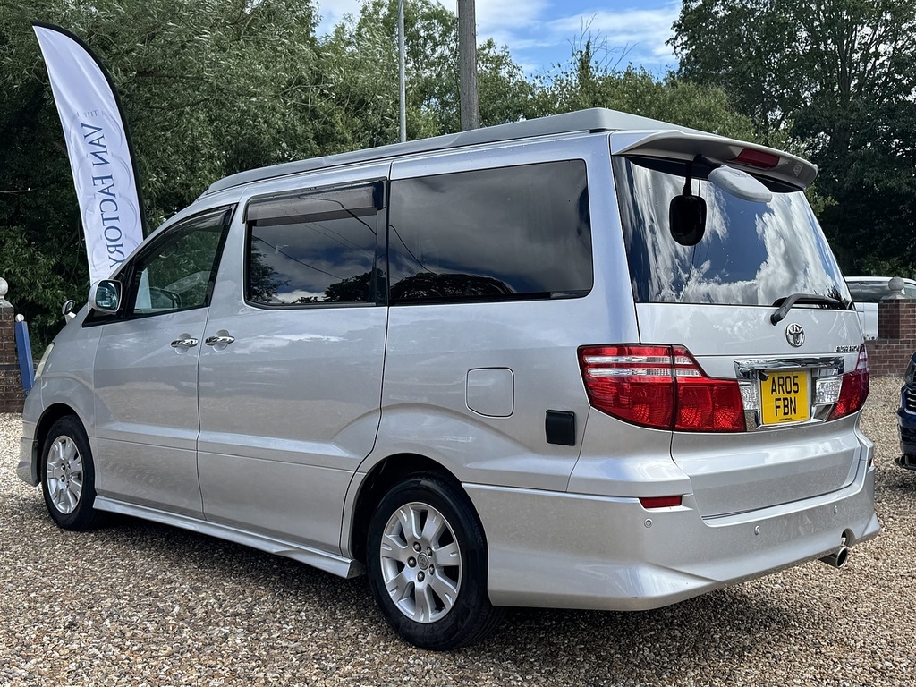 Toyota Alphard 2011 Alphardvellfire 2.4 7 White #39