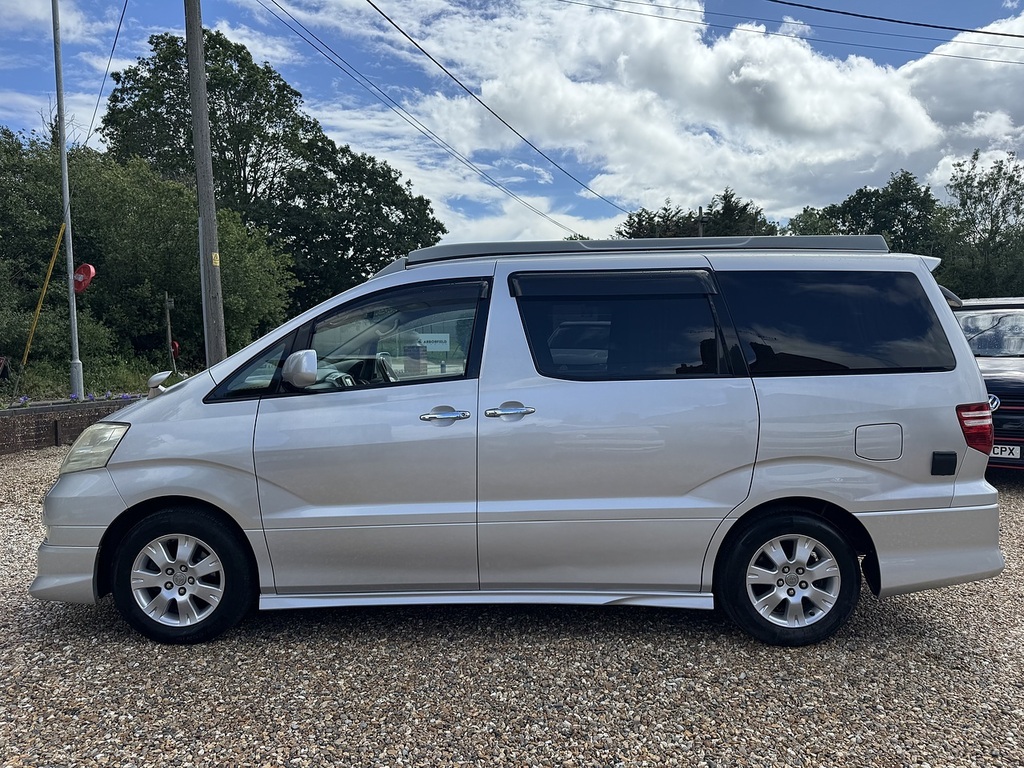 Toyota Alphard 2011 Alphardvellfire 2.4 7 White #38
