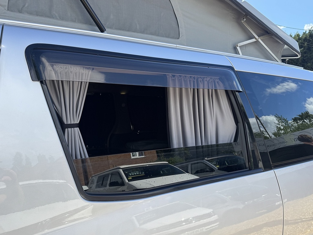 Toyota Alphard 2011 Alphardvellfire 2.4 7 White #19