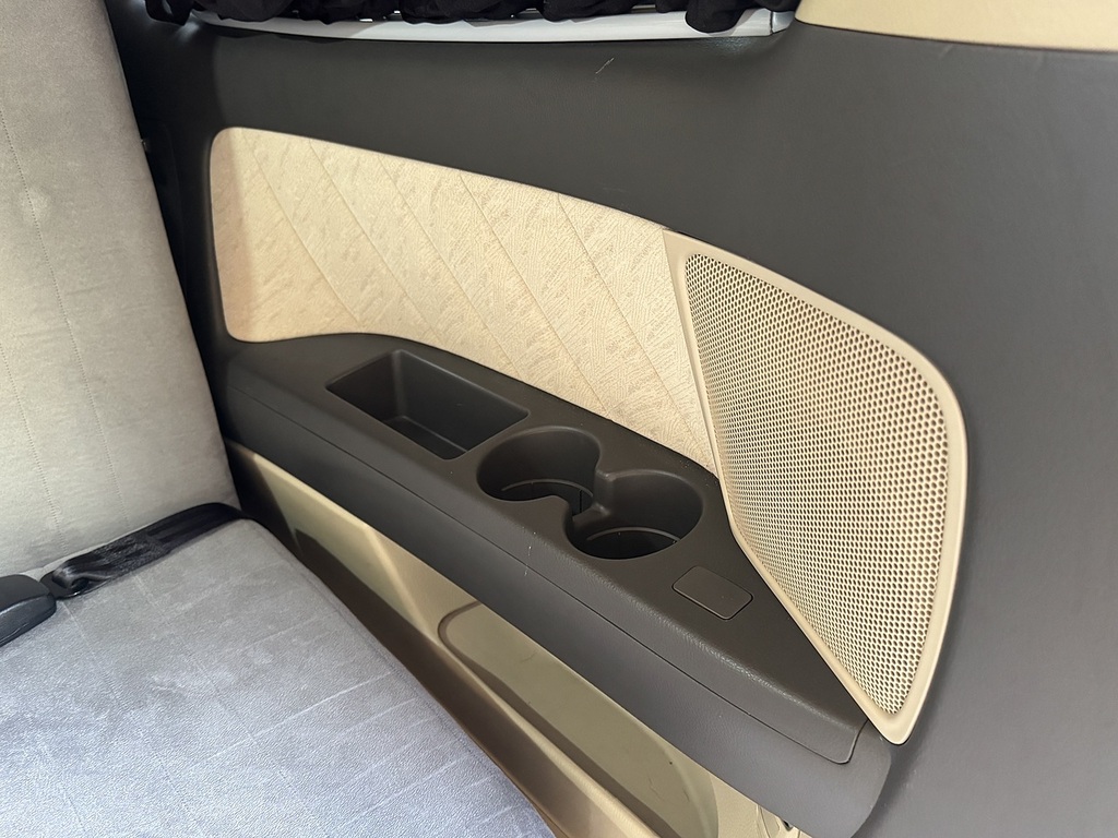 Toyota Alphard 2011 Alphardvellfire 2.4 7 White #50