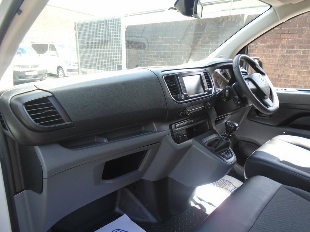 Vauxhall Vivaro White White #19