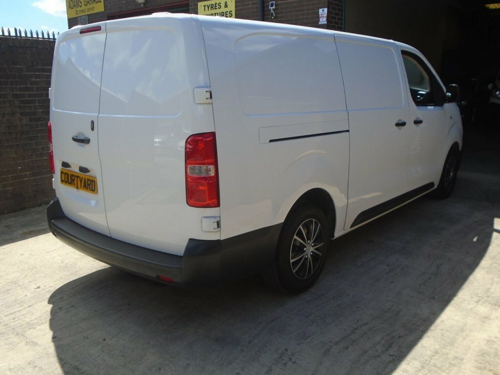 Vauxhall Vivaro White White #10