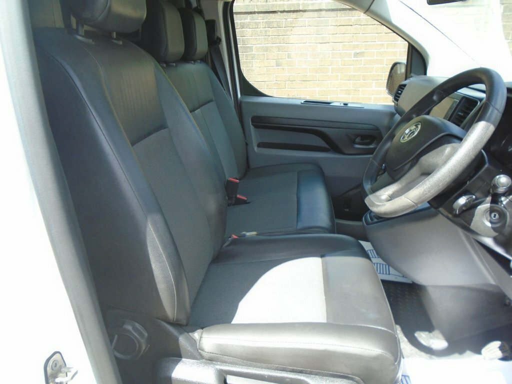 Vauxhall Vivaro White White #12