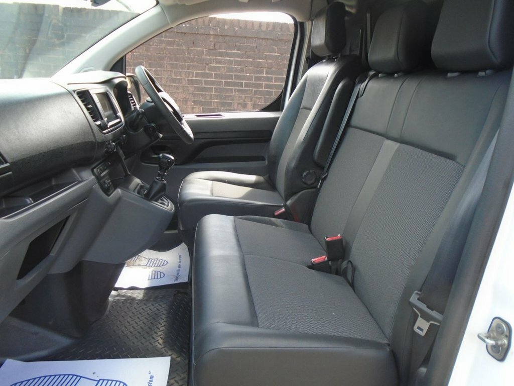 Vauxhall Vivaro White White #21