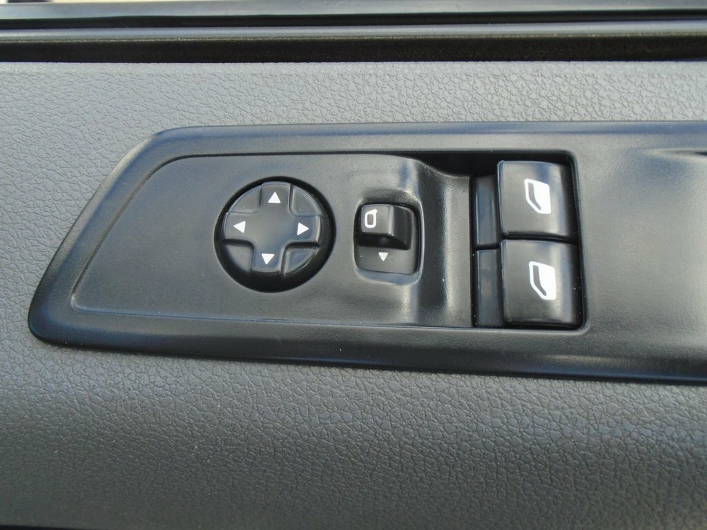 Vauxhall Vivaro White White #29