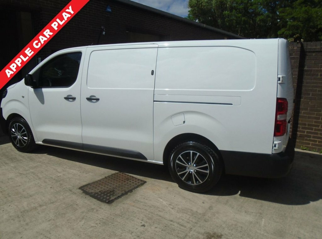 Vauxhall Vivaro 1.5L Dynamic 6Dr White #4