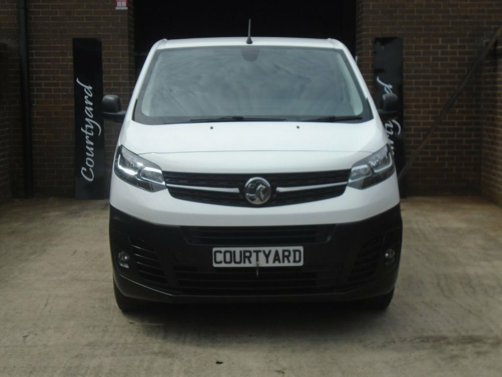 Vauxhall Vivaro 1.5L Dynamic 6Dr White #6