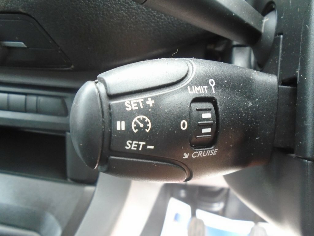 Vauxhall Vivaro 2900 Dynamic L2 Lwb 1.5Cc 100Ps White #28