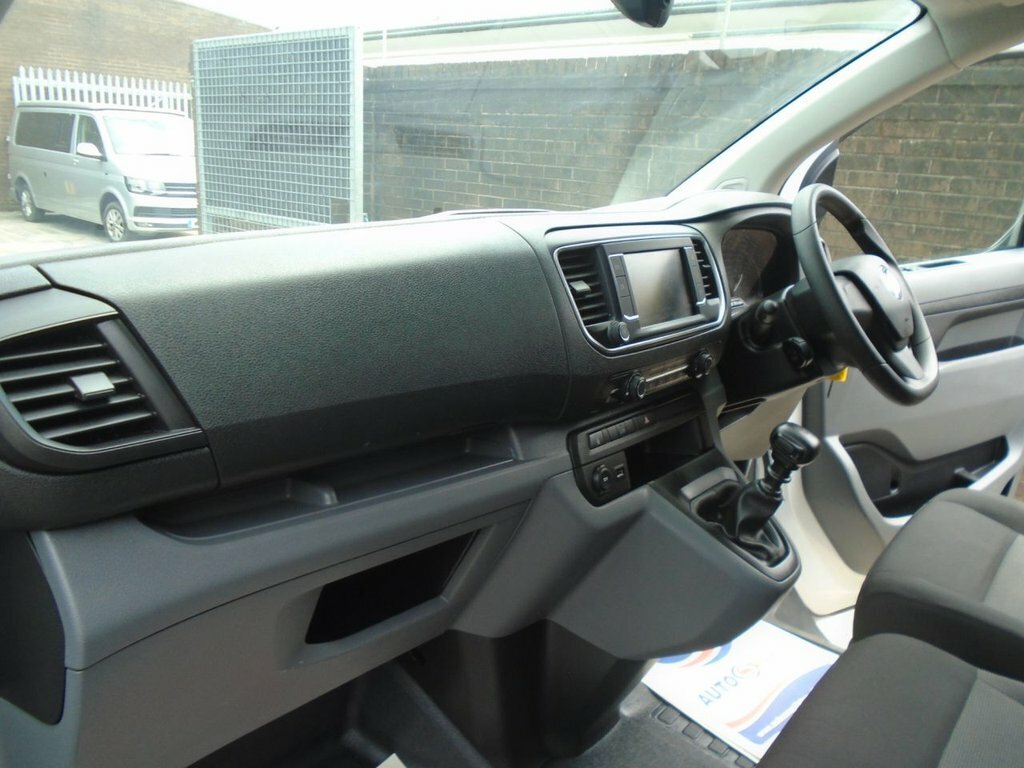 Vauxhall Vivaro 2900 Dynamic L2 Lwb 1.5Cc 100Ps White #18