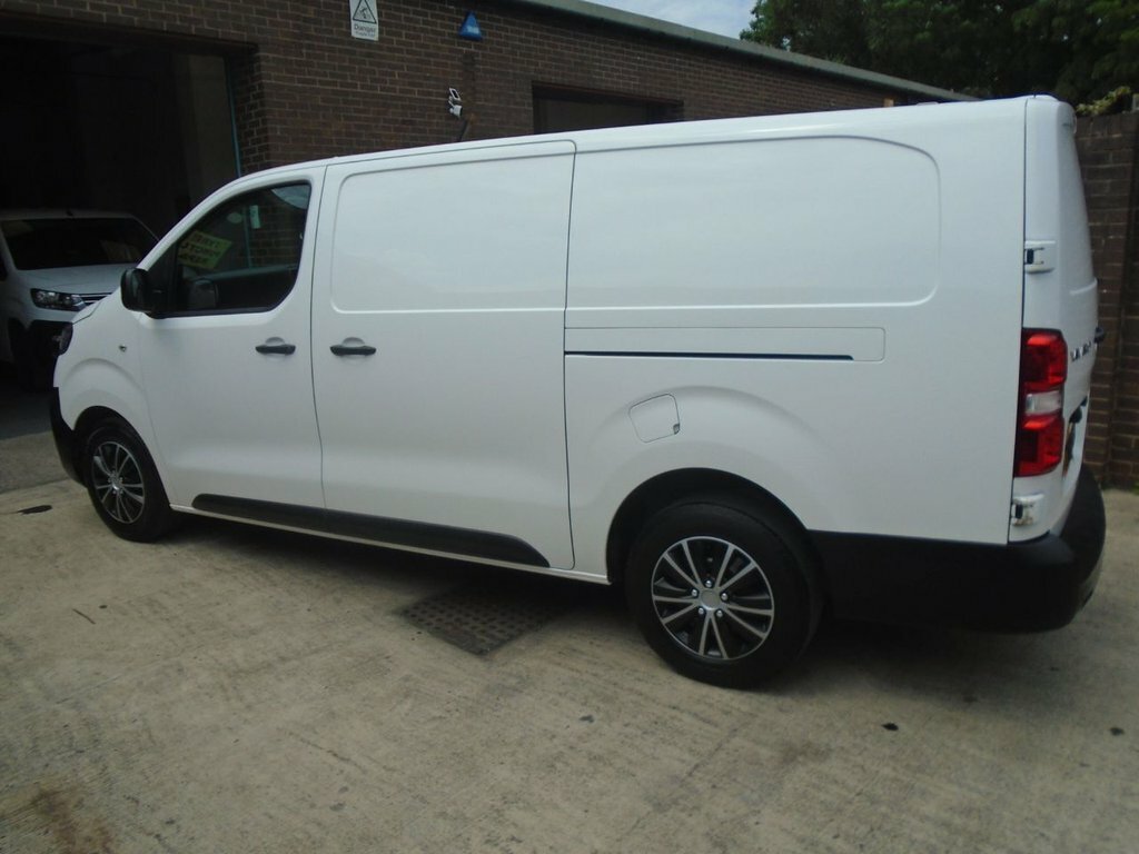 Vauxhall Vivaro 1.5L Dynamic 6Dr White #5