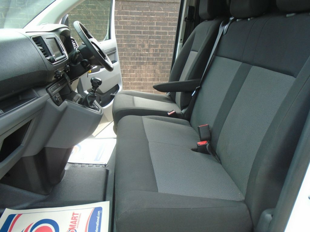Vauxhall Vivaro 2900 Dynamic L2 Lwb 1.5Cc 100Ps White #19