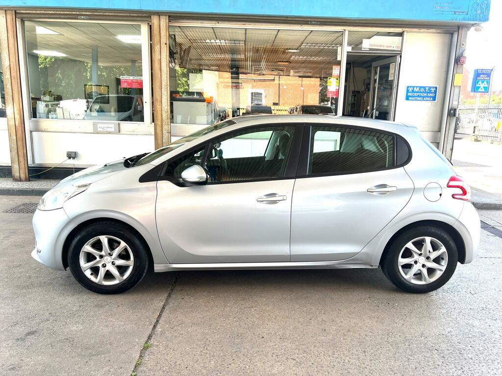 Peugeot 208 1.4 Hdi Active Euro 5 Silver #4