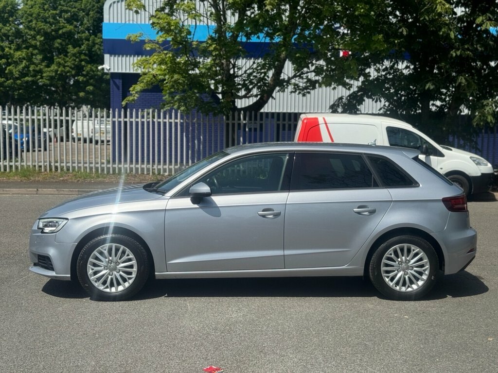 Audi A3 1L Se Technik Silver #4