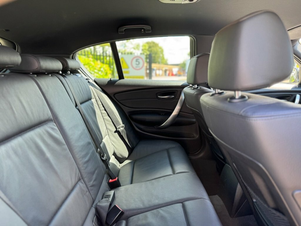 BMW 1 Series Es Silver #25