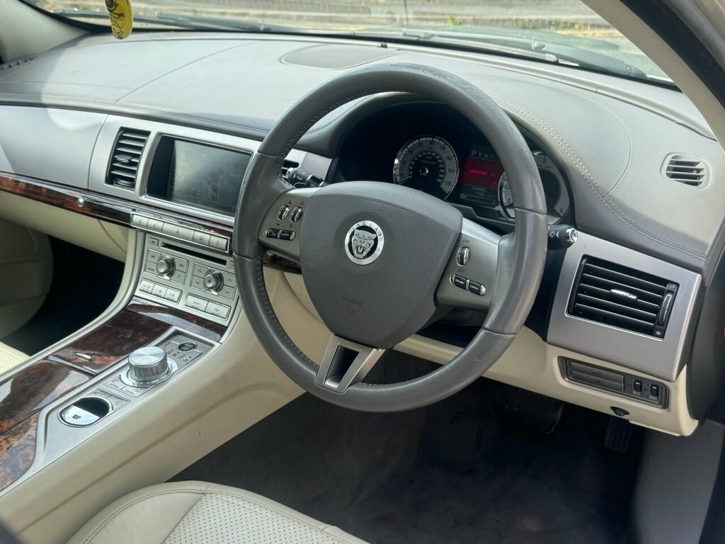 Jaguar XF V6 S Premium Luxury Grey #10