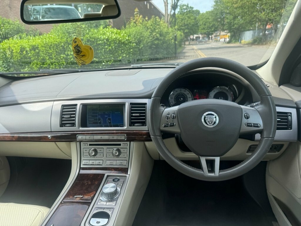Jaguar XF V6 S Premium Luxury Grey #11