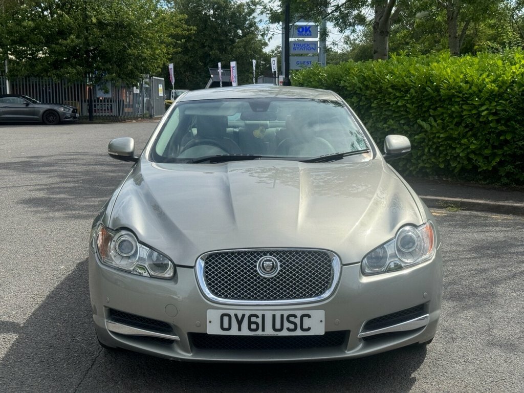 Jaguar XF 3L Premium Luxury Gold #2