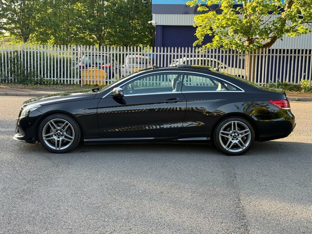 Mercedes-Benz E Class 3L Amg Line Black #4