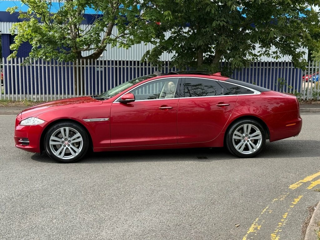 Jaguar XJ 3L Premium Luxury Red #4
