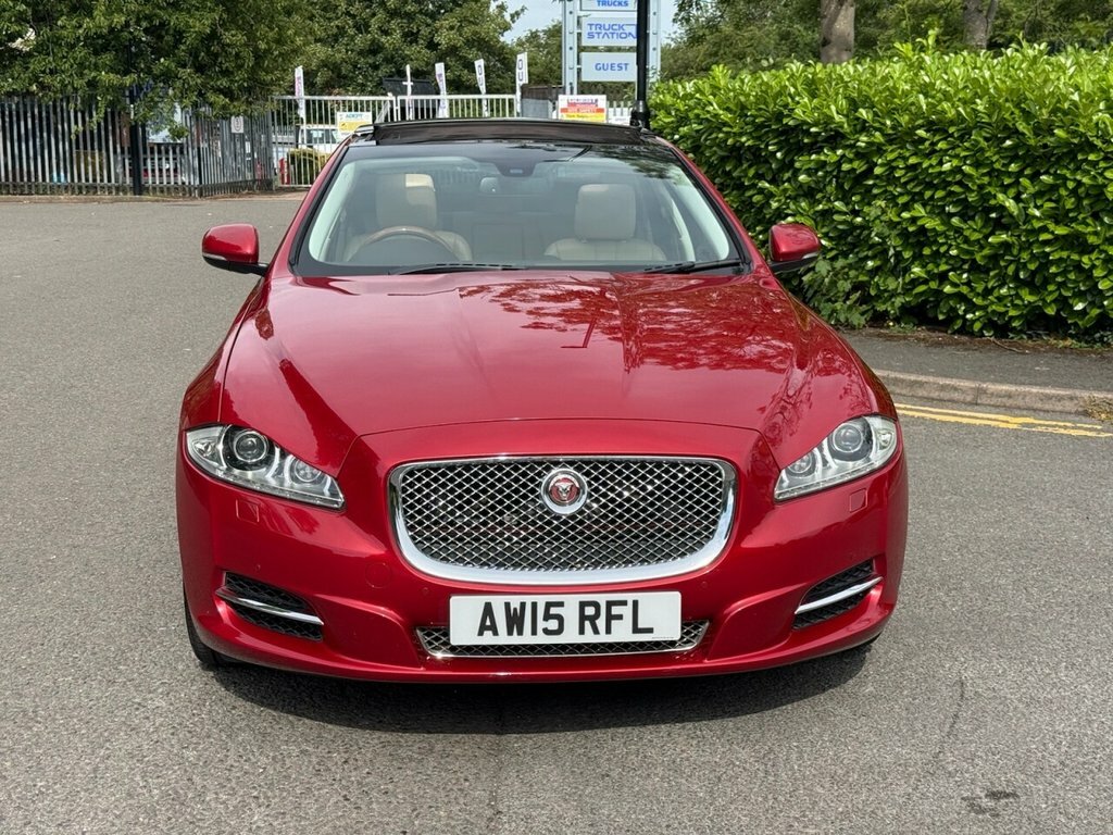 Jaguar XJ 3L Premium Luxury Red #2