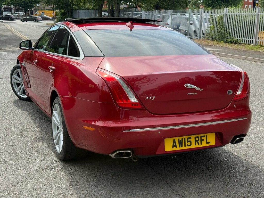 Jaguar XJ 3L Premium Luxury Red #5