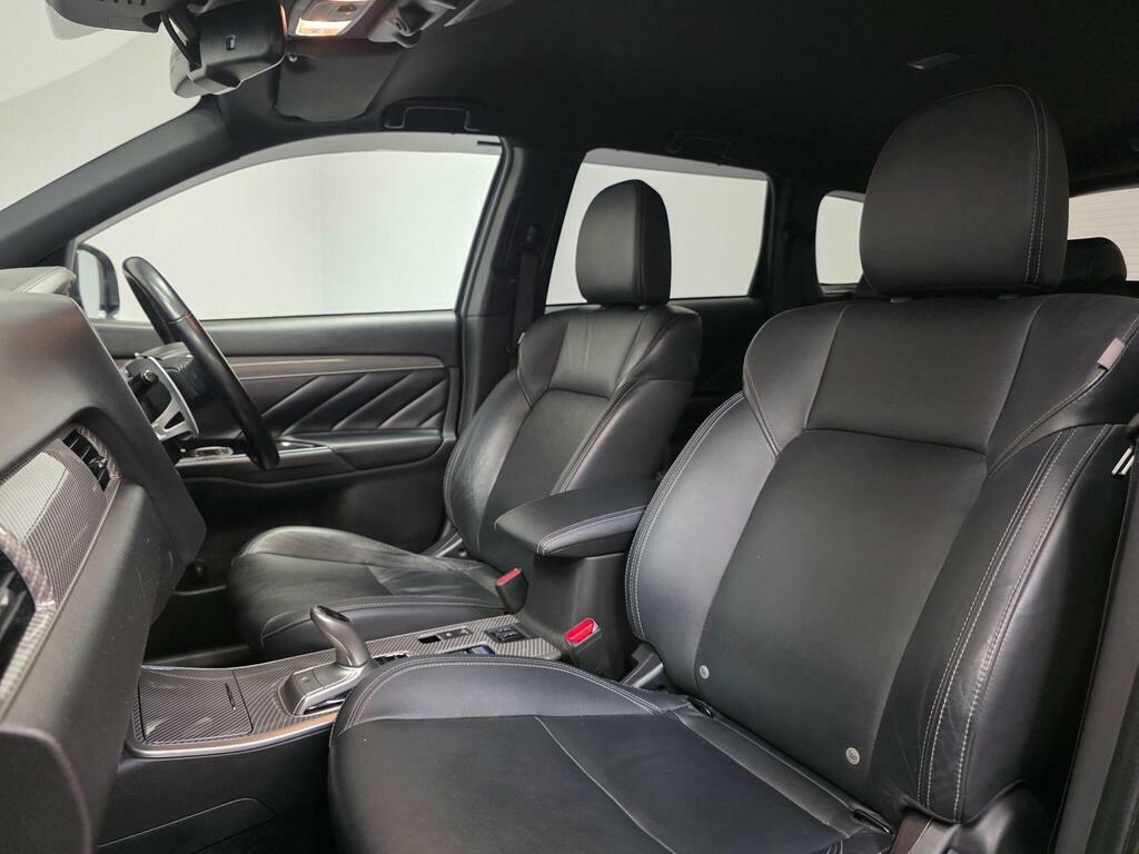 Mitsubishi Outlander 2,459 Deposit 12.4 Representative Apr Pcp DT19AHU Black #4