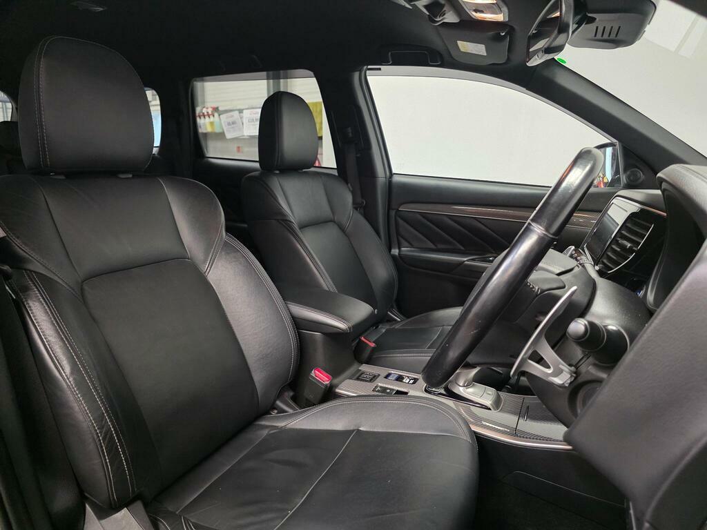 Mitsubishi Outlander 2,459 Deposit 12.4 Representative Apr Pcp DT19AHU Black #6