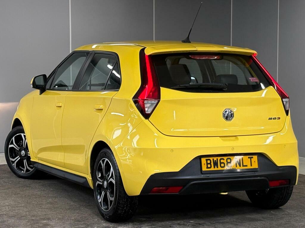 MG MG3 1.5 Vti-tech Exclusive Euro 6 Ss BW68NLT Yellow #4