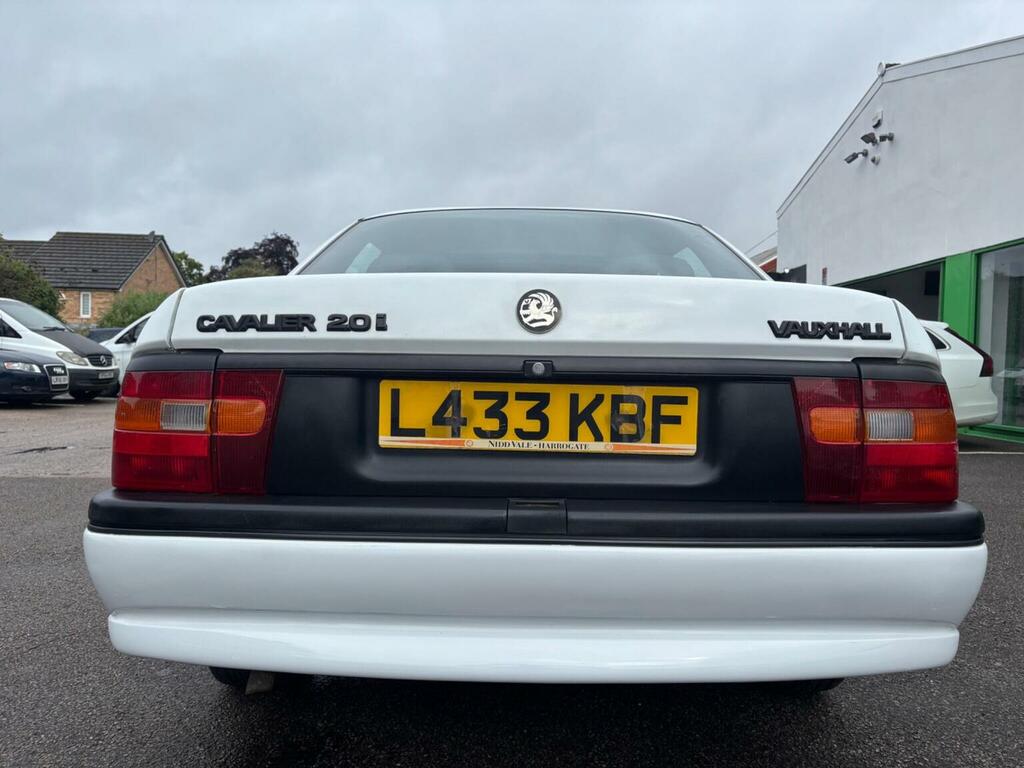 Vauxhall Cavalier Saloon 2.0I Diplomat 1994L TEMP236 White #4