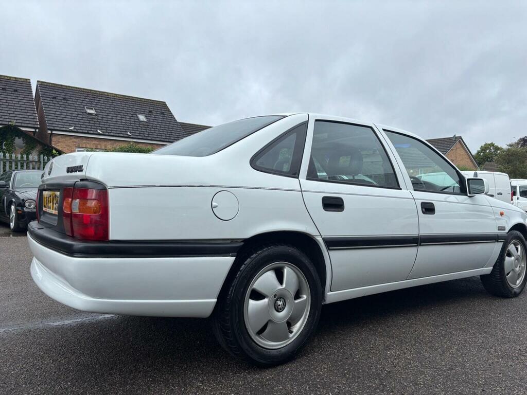 Vauxhall Cavalier Saloon 2.0I Diplomat 1994L TEMP236 White #5