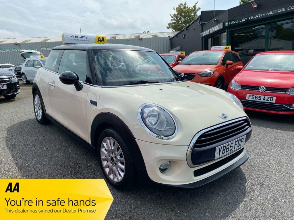Mini Hatch 1.5L Cooper White