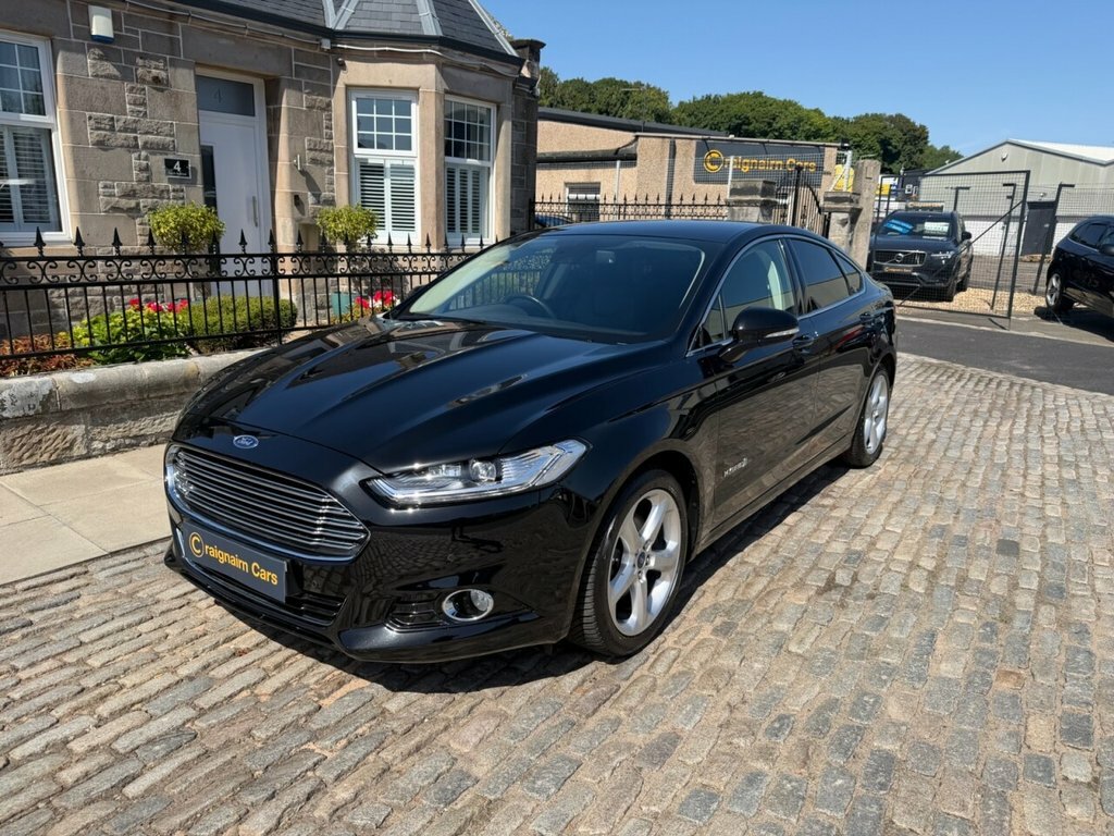 Ford Mondeo Saloon Black #3