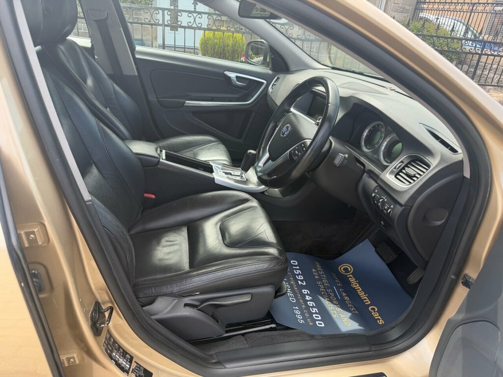 Volvo S60 Saloon Gold #2