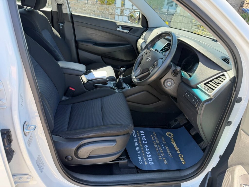 Hyundai Tucson Tucson Se Nav Blue Drive 2Wd Gdi White #2
