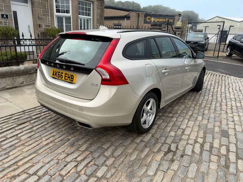 Volvo V60 D4 Se Lux Nav White #13