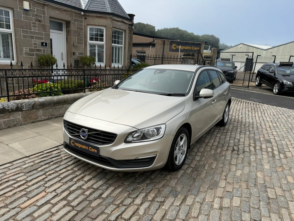 Volvo V60 D4 Se Lux Nav White #9